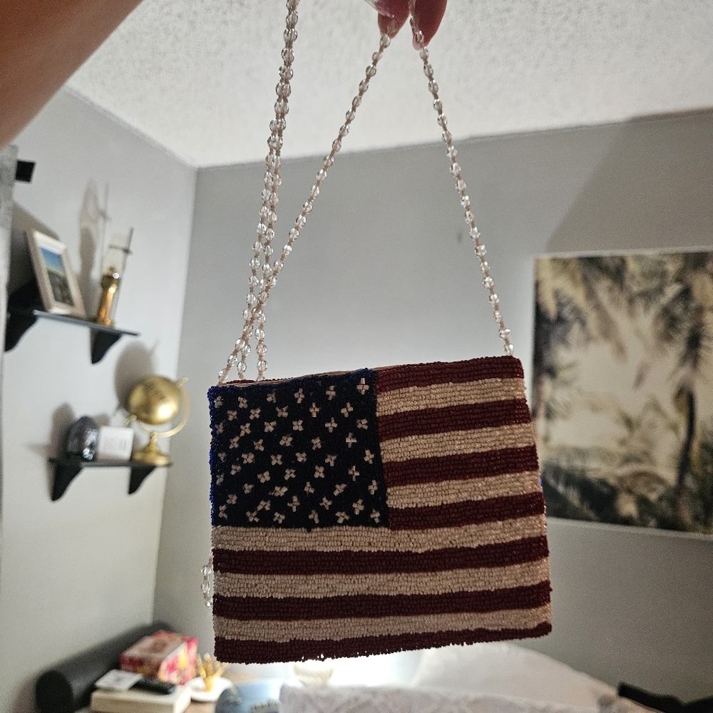 Vintage Moyna Beaded American Flag Purse - Picture 9 of 9